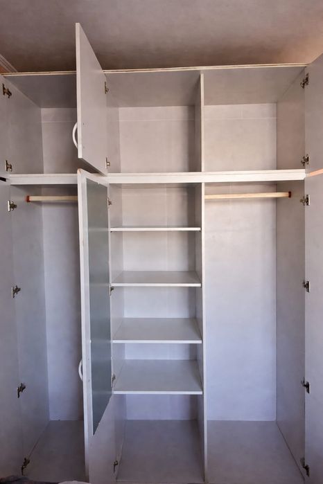 Продам шкаф б/у высота 2.40