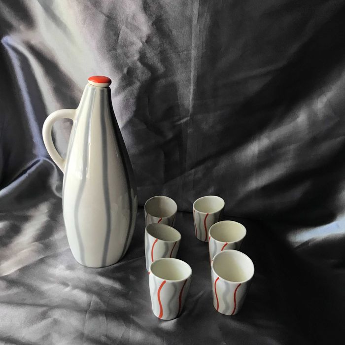 Редкий фарфоровый штоф с стопками СССР