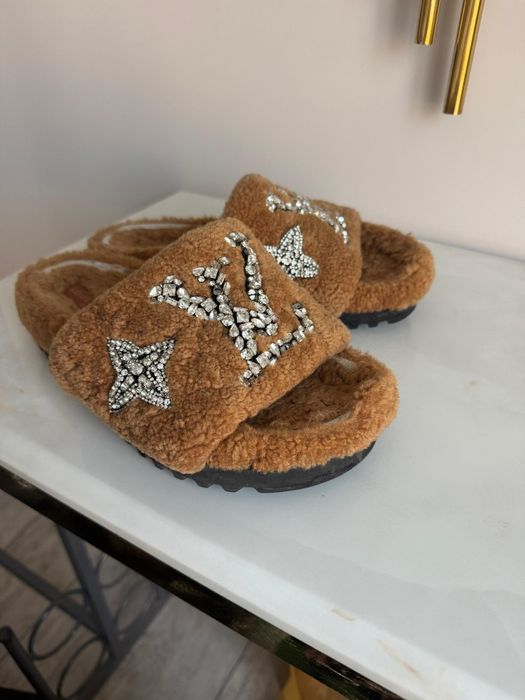 Продам обувь всё за 45000 тг