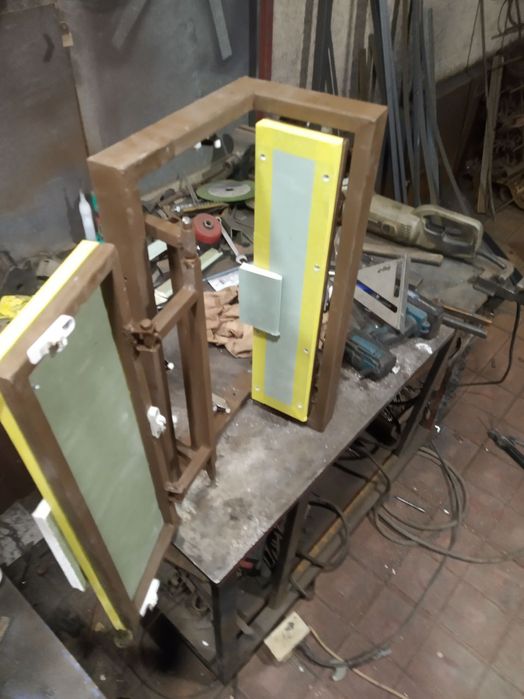 Люк невидимка угловая изготовления под заказ  любго размера