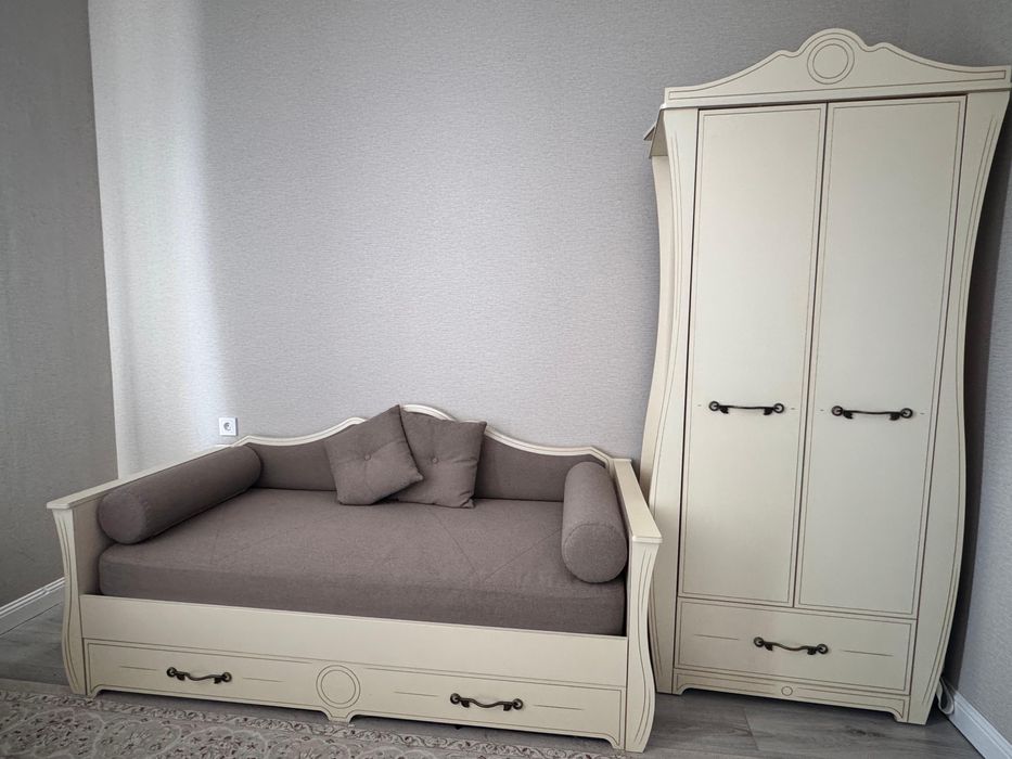 Спальный гарнитур в отличном состоянии