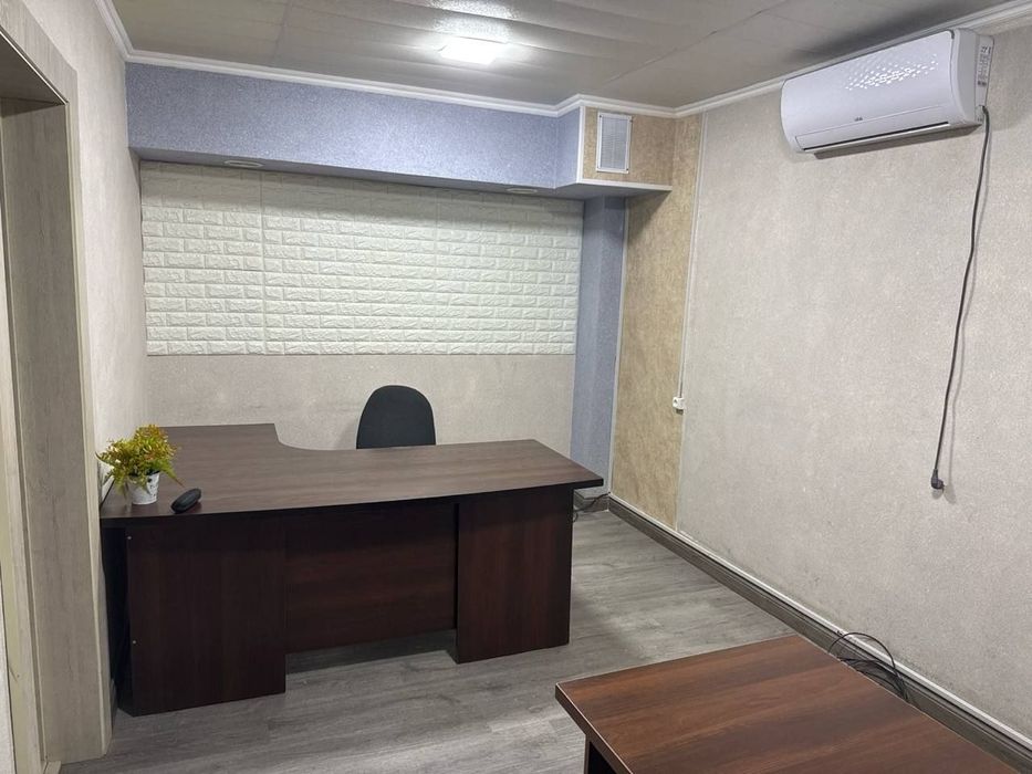 Недорогие и небольшие Офисы с мебелью на м Хамза
