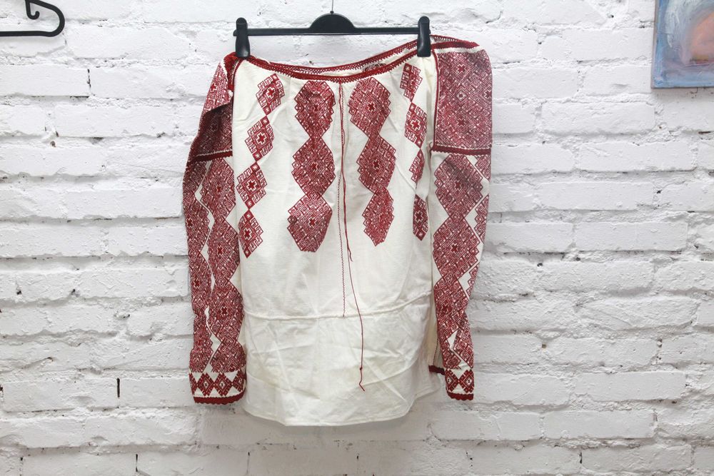 costum popular vechi de 100 de ani