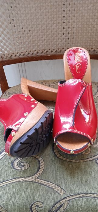 Оригинальные кожаные сабо Pera Carlo.