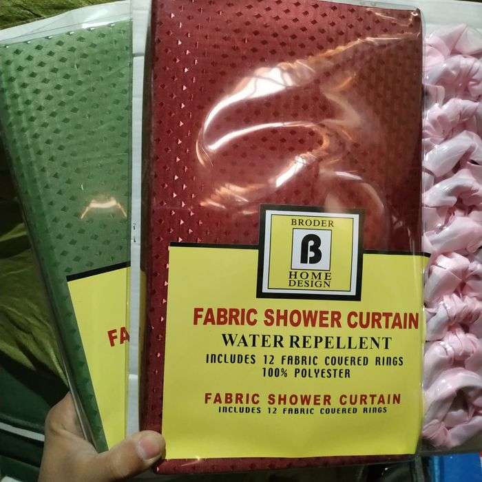 Занавеска для ванны. Хорошее качество. Размер 180х180