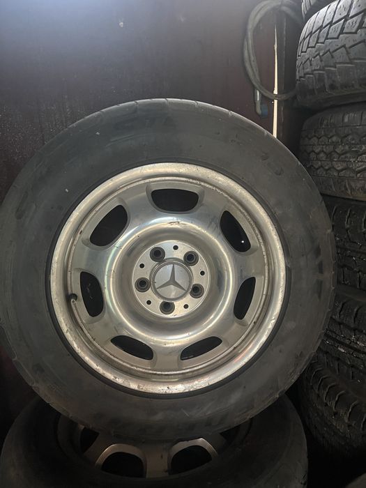 Продам диски с резиной на Мерседес