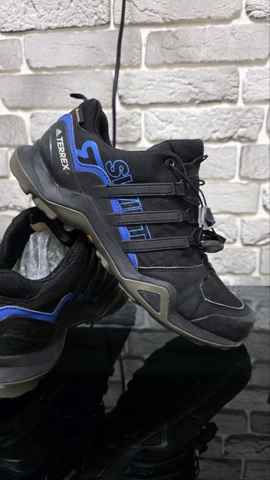 Оригинальные кроссы adidas