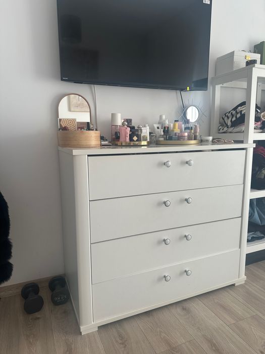 Comoda Mobexpert cu butoane decorative Zara Home