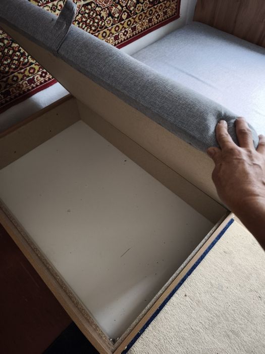 Продам кровать полуторку