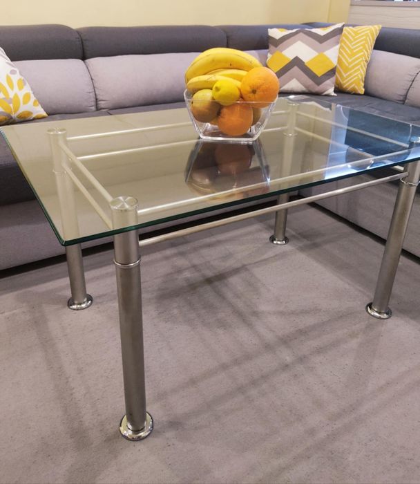 Маса и табуретки