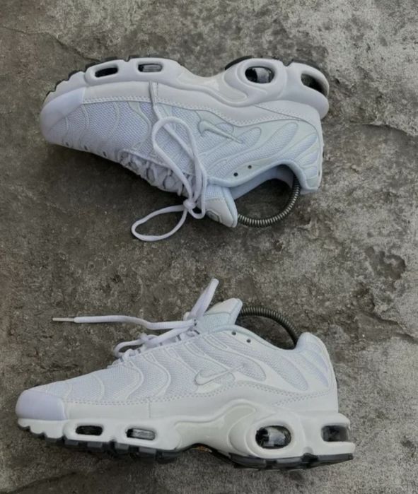 Нови обувки Nike air max Tn