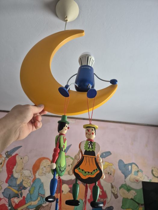 Lustra camera copii perfect funcțională, fara defecte ca nou