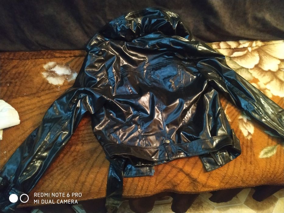 Кожаная лакированная куртка Яндекс отправка БТС BTS есть