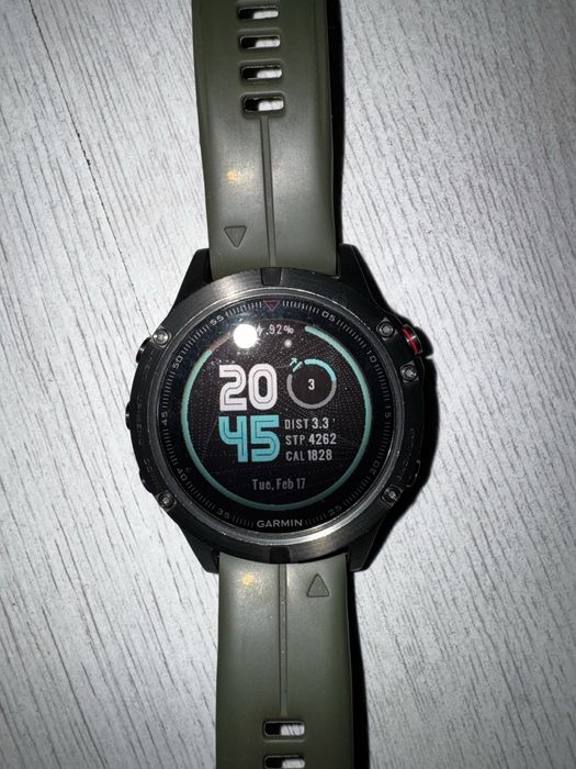 Часовник Garmin Fenix 5