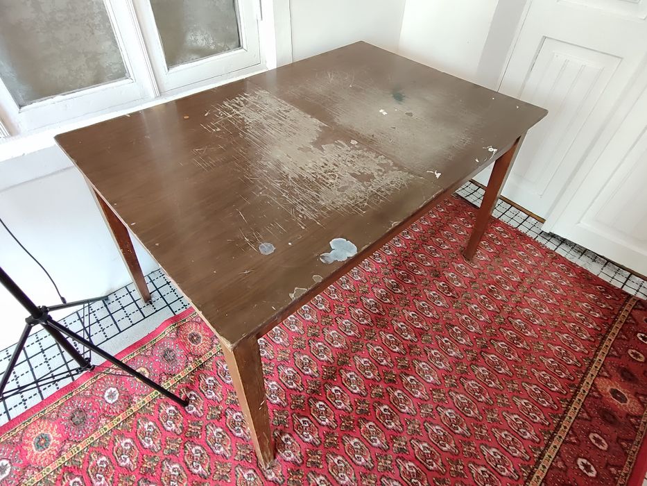 Стол  деревянный