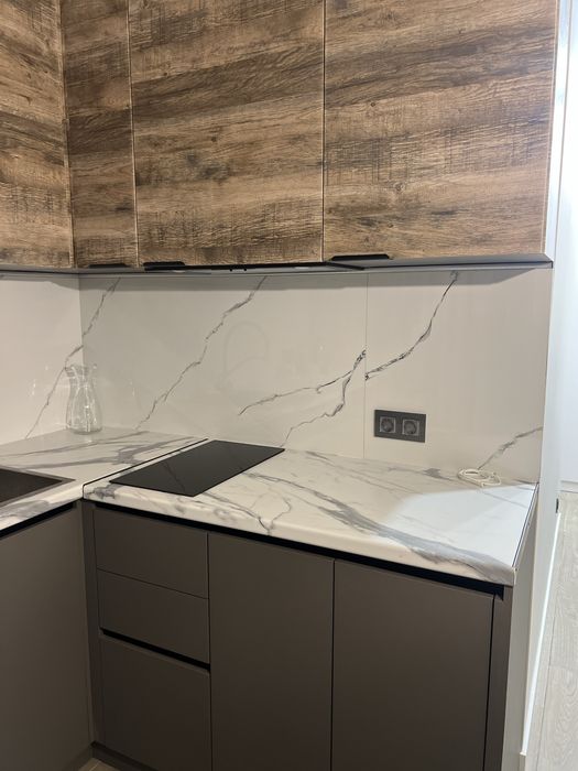 Продам  квартиру 1 км в центре