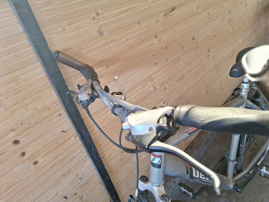 Vând bicicleta Devron cu roti 26 schimbătoare SHIMANO