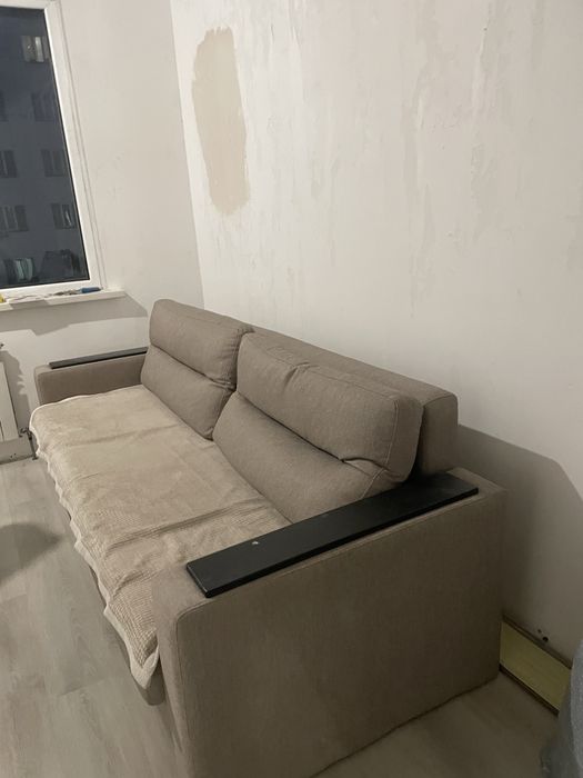 Диван продаю срочно