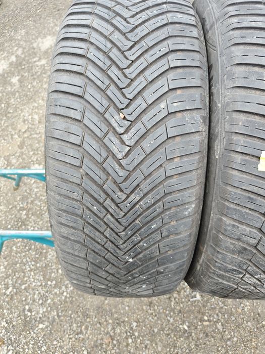 235/55/18 Continental All season contact