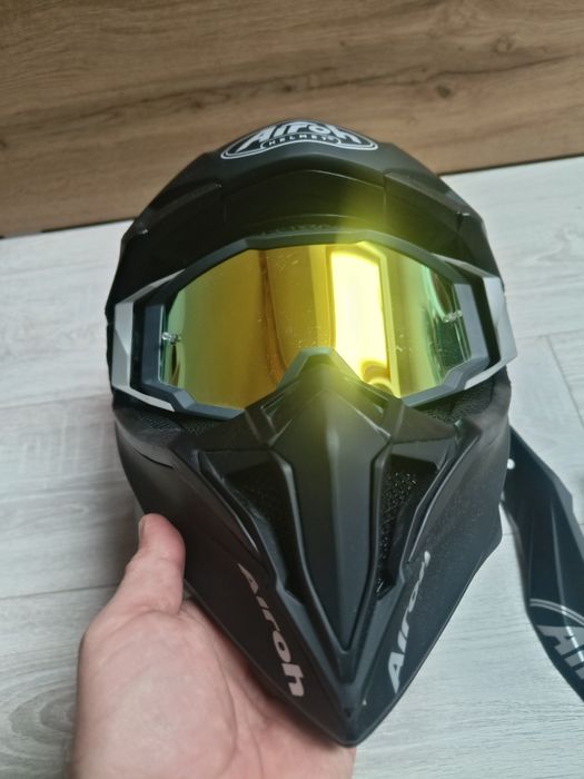 Casca moto airoh M