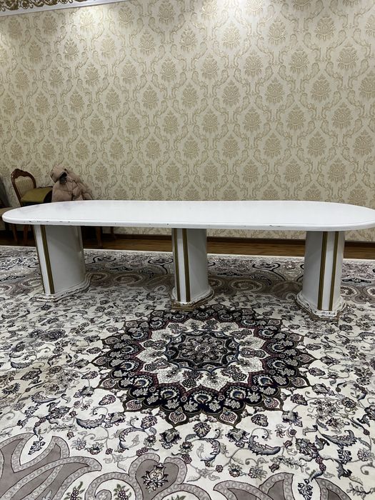 Стол на 12 персон