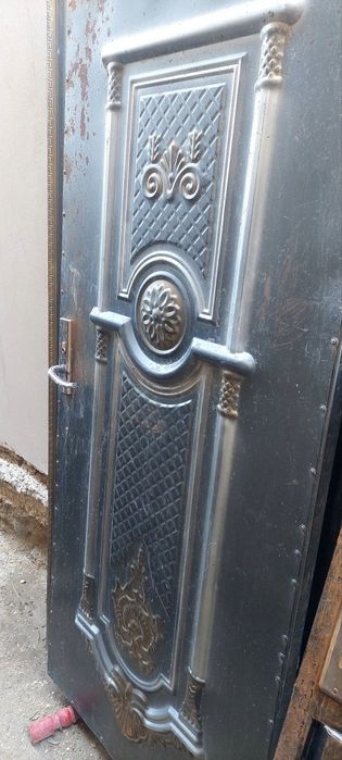 Продается ворота и дверь