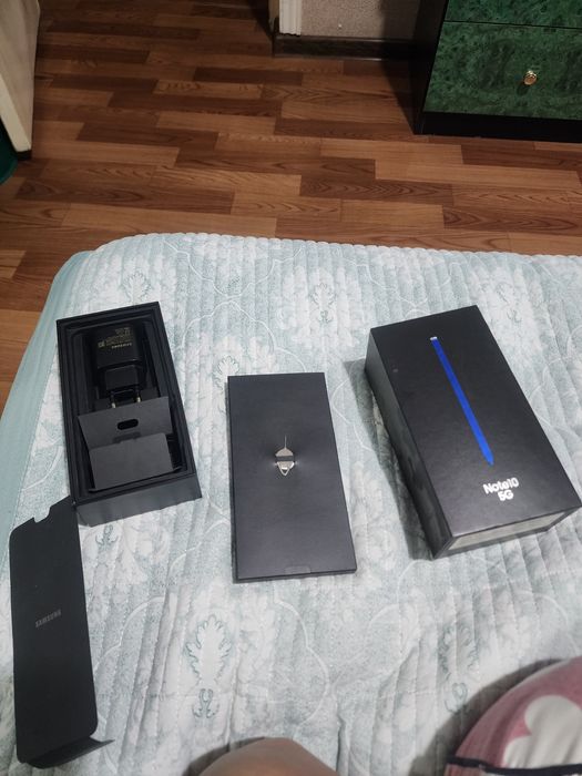 Продам телефон .Самсунг Нот 10