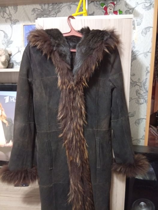 Продается натуральная дубленка.