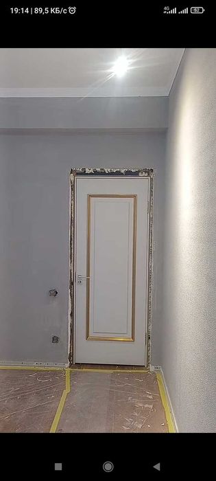 Продам двери полный комплект петли наличники дабор все есть