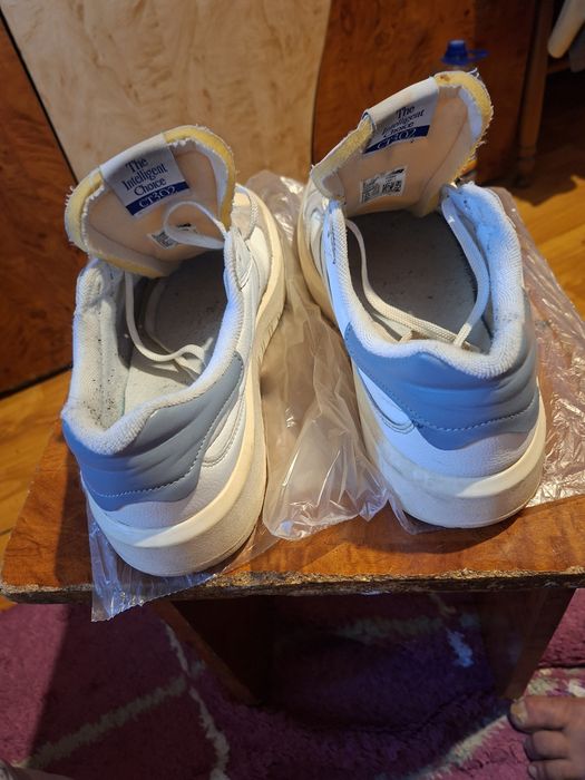 Adidasi New balance ct 302 nr 44 purtati stare foarte buna .Pret 115 lei