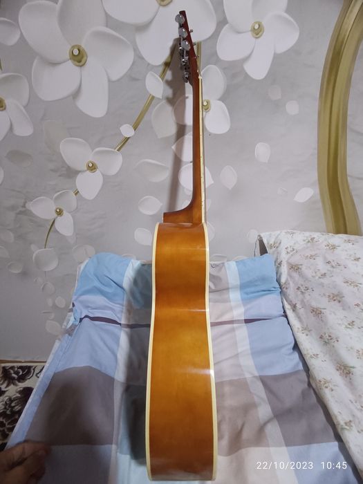 Gitara sotiladi yengi ishlatilmagan