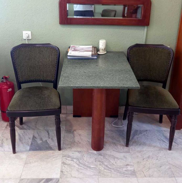 Комплект маса с два стола – MDF, масив, зелен агломерат