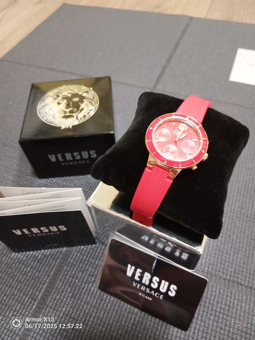 Часовник нов Vesace Versus