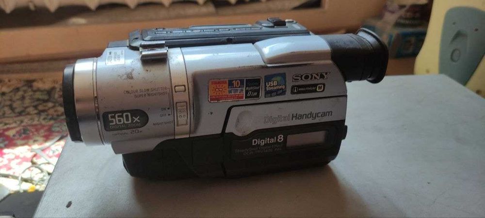 Sony DCR-TRV140E PAL  цифровая видеокамера формата Digital 8