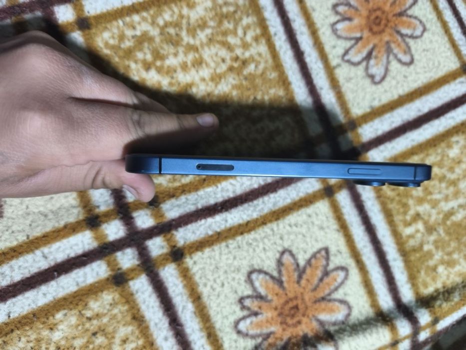 обменяю iphone xr в корпусе 17 pro