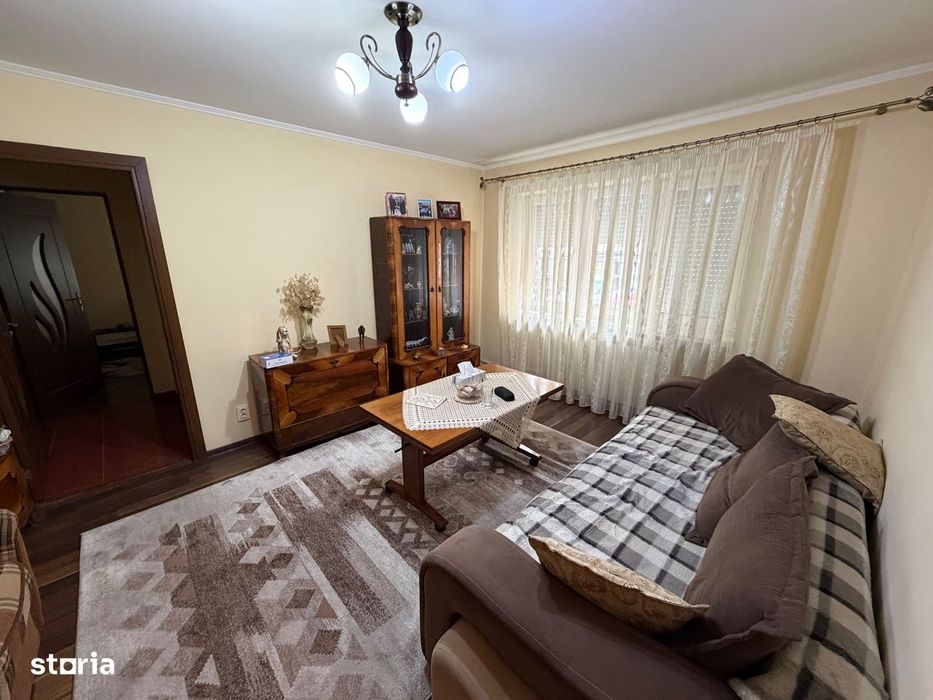 Apartament 2 camere, parter - zona Cetate — fotografia 1