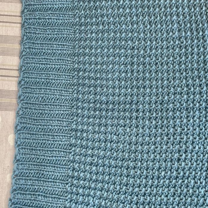 Жилет  вязаный