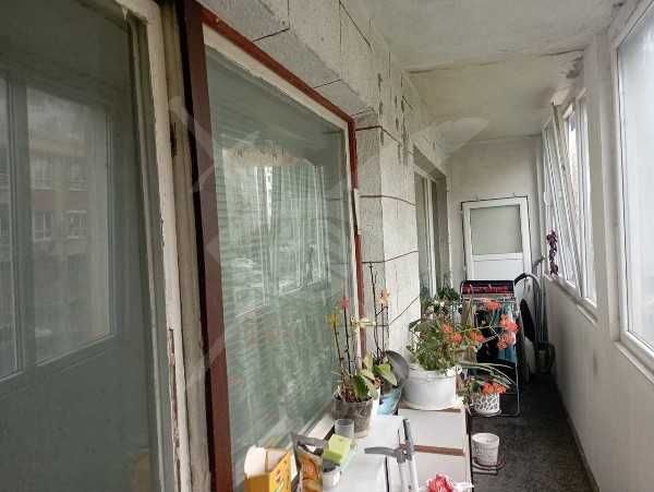 Двустаен - Славейков