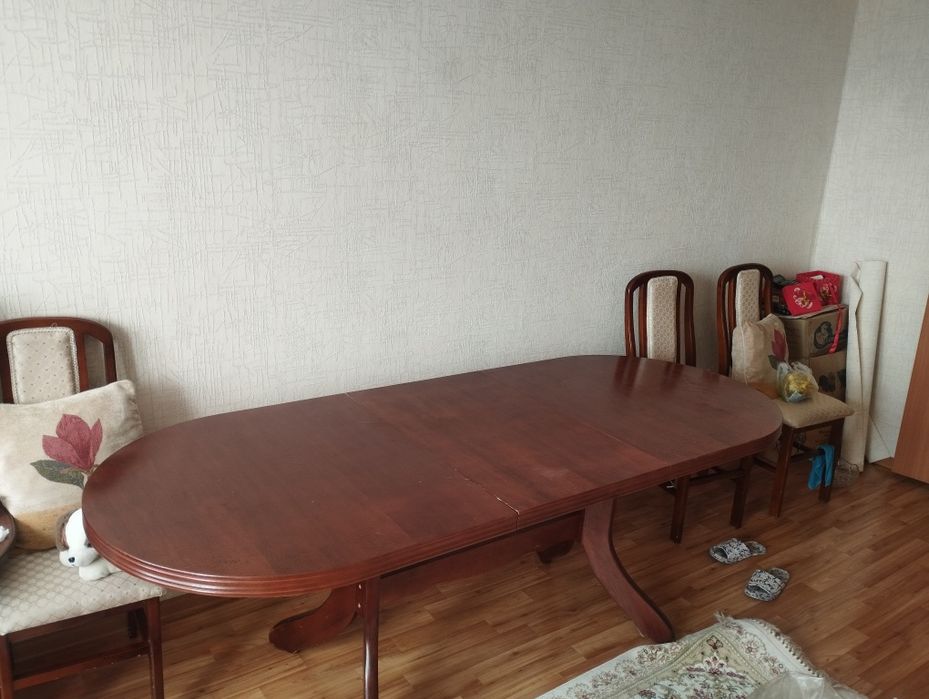 Стол гостевой столовый