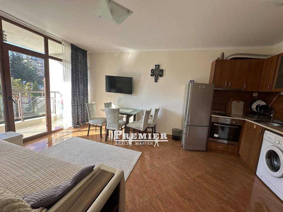 Продава се Двустаен апартамент в Свети Влас - 80 кв.м за 1325 €/кв.м - Снимка #1