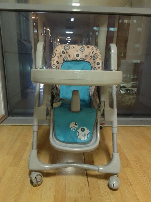 Продам стол для кормления