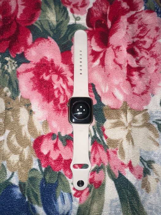 Apple Watch 8 series , б/у с гарантией