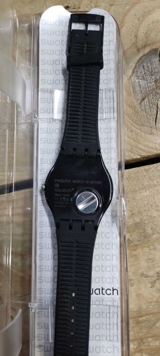 Swatch all black