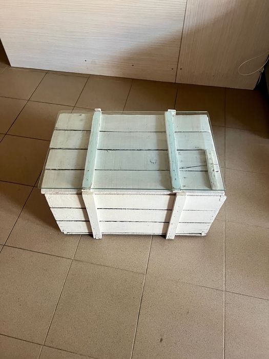 Маси от естествена дървесина и столове