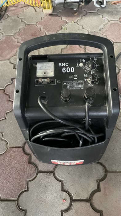 Пуско -зарядное устройство 12/24в