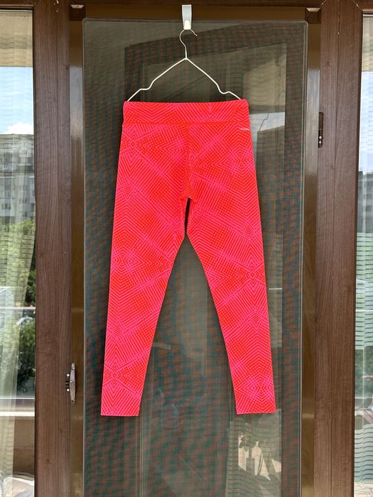 Дамски клин Adidas Climalite - размер S, Отлично състояние