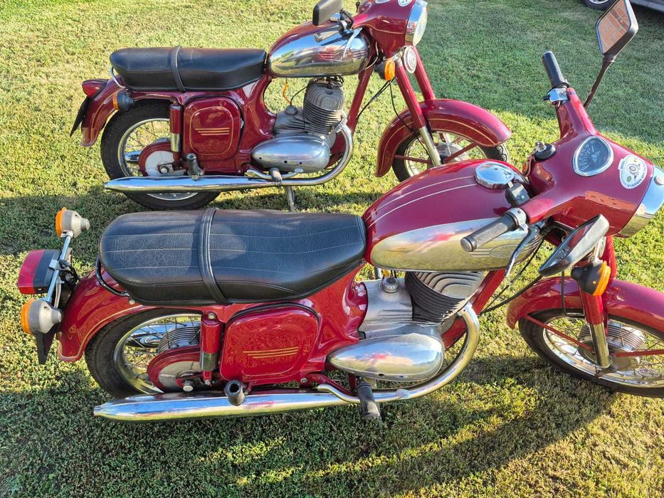 Motociclete JAWA 250 și JAWA 350 - vehicule istoric