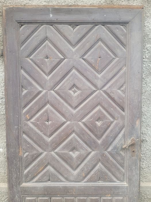 Ușă veche, stare bună