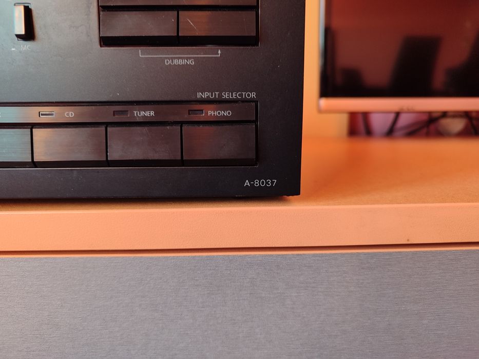 Усилвател Onkyo A-8037 перфектен