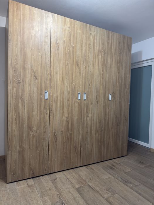 Bucătărie compactă cu uși pliante